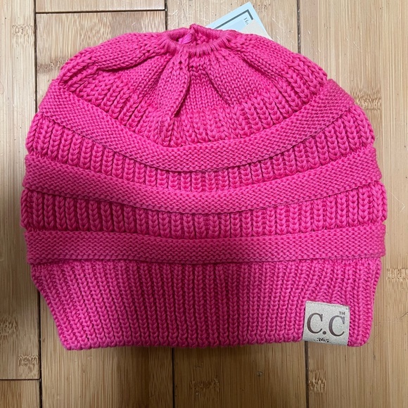 C.C Beanie - Picture 1 of 4